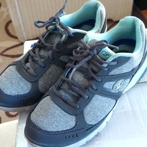 Dr. Scholl's walking shoes 9